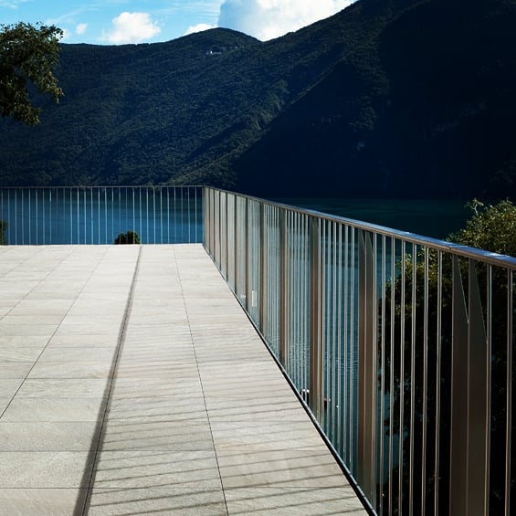 Gres porcellanato effetto pietra per esterno: eleganza, resistenza e design