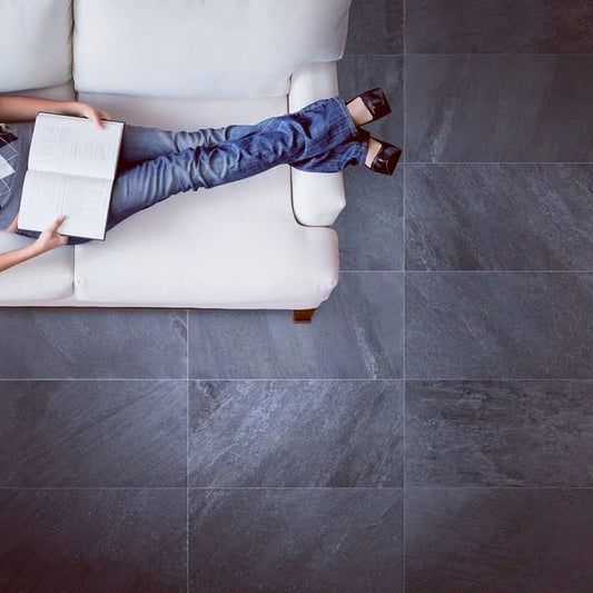 Gres porcellanato 30x60 effetto pietra antracite: eleganza e carattere per ogni ambiente